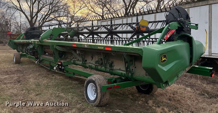 image for item YA2152 2021 John Deere RD40F Hydraflex flex draper head
