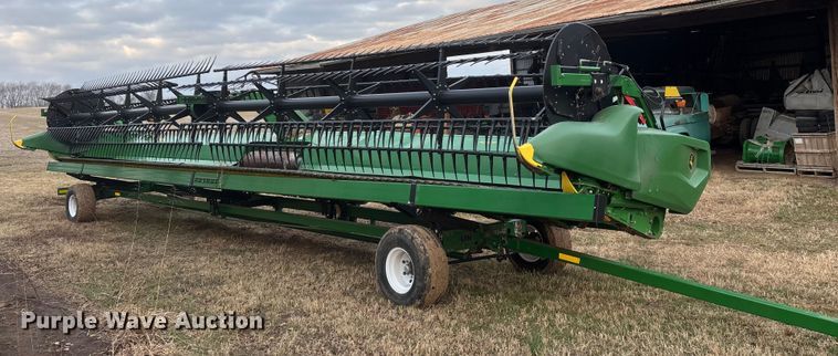 image for item YA2152 2021 John Deere RD40F Hydraflex flex draper head