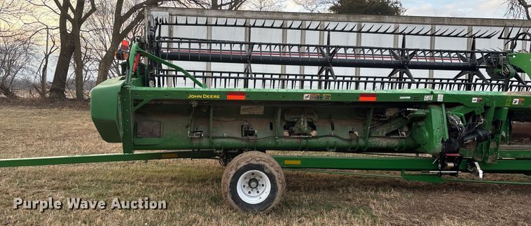 image for item YA2152 2021 John Deere RD40F Hydraflex flex draper head