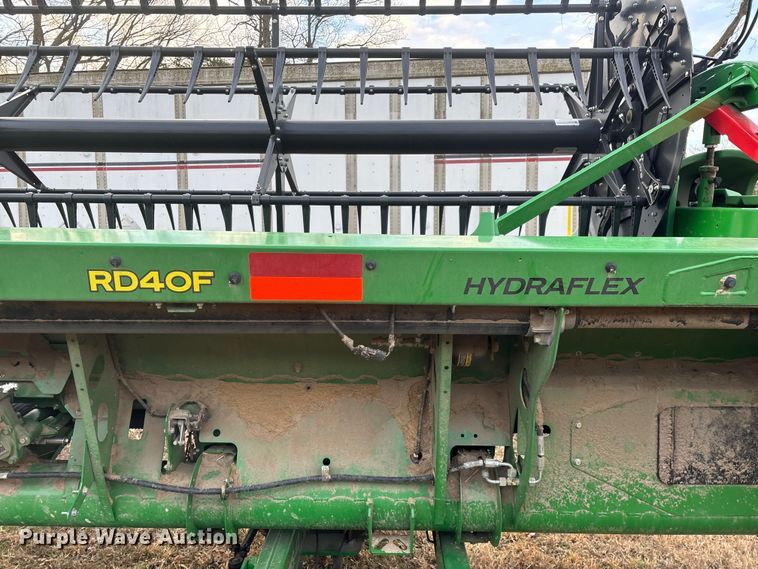 image for item YA2152 2021 John Deere RD40F Hydraflex flex draper head