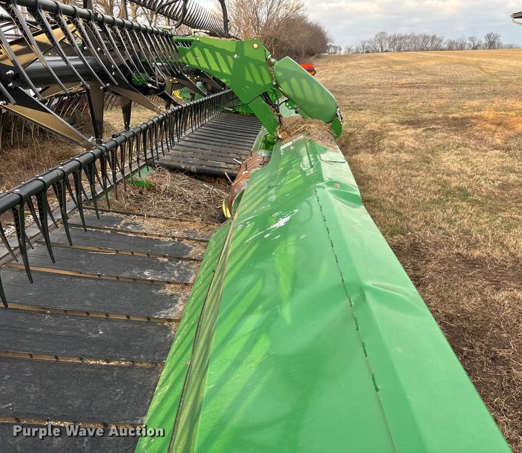 image for item YA2152 2021 John Deere RD40F Hydraflex flex draper head