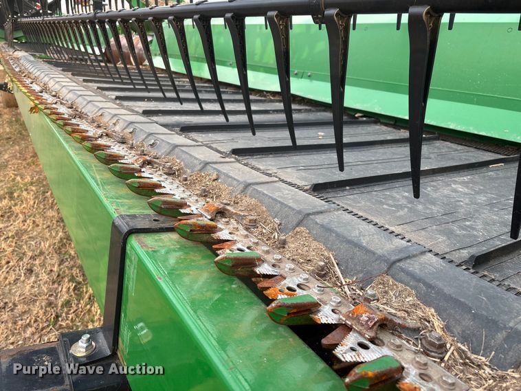 image for item YA2152 2021 John Deere RD40F Hydraflex flex draper head