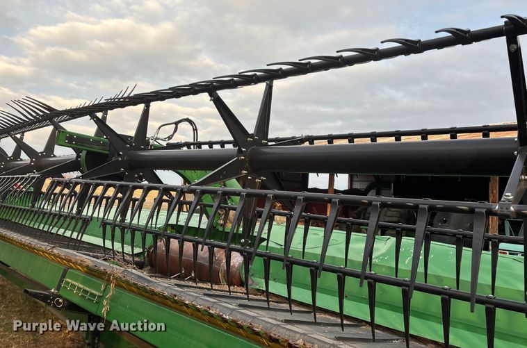 image for item YA2152 2021 John Deere RD40F Hydraflex flex draper head