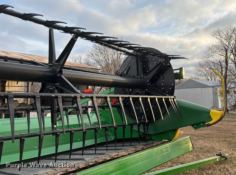 image for item YA2152 2021 John Deere RD40F Hydraflex flex draper head