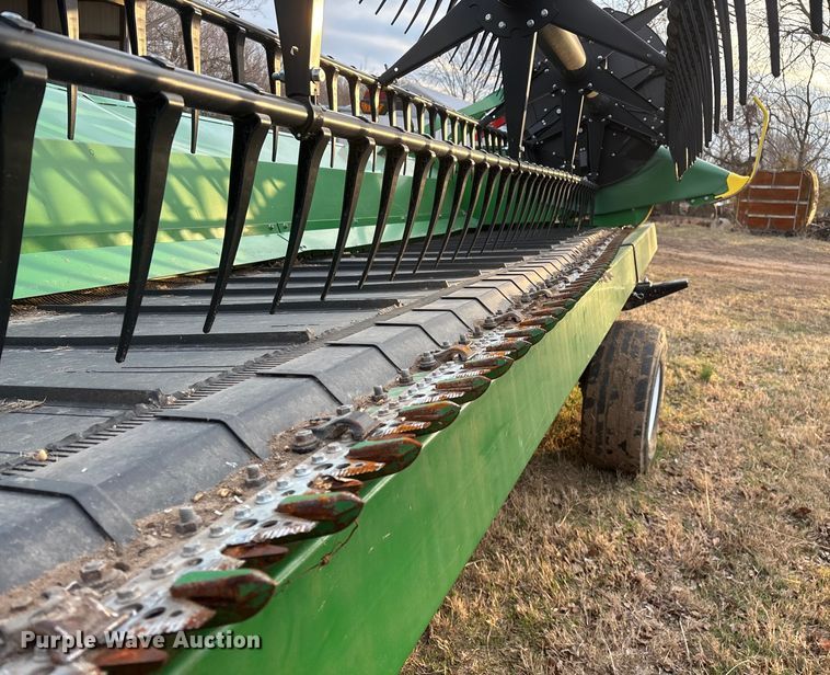 image for item YA2152 2021 John Deere RD40F Hydraflex flex draper head