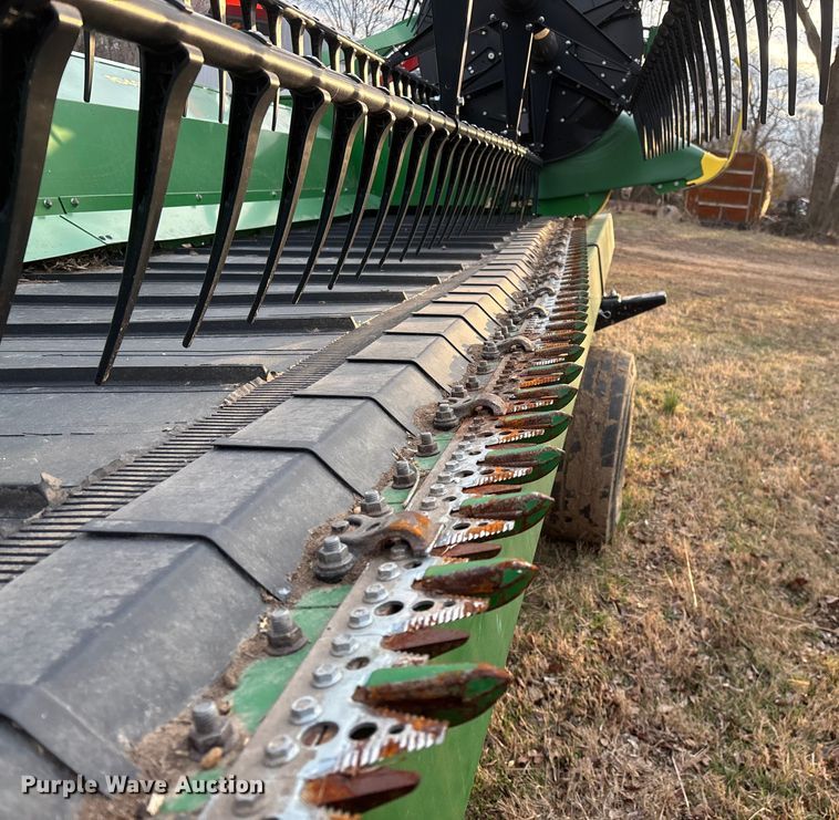 image for item YA2152 2021 John Deere RD40F Hydraflex flex draper head