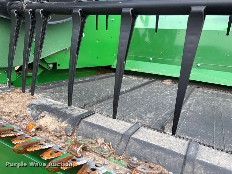 image for item YA2152 2021 John Deere RD40F Hydraflex flex draper head