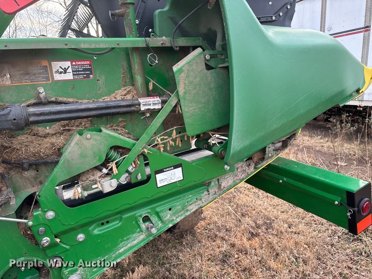 image for item YA2152 2021 John Deere RD40F Hydraflex flex draper head