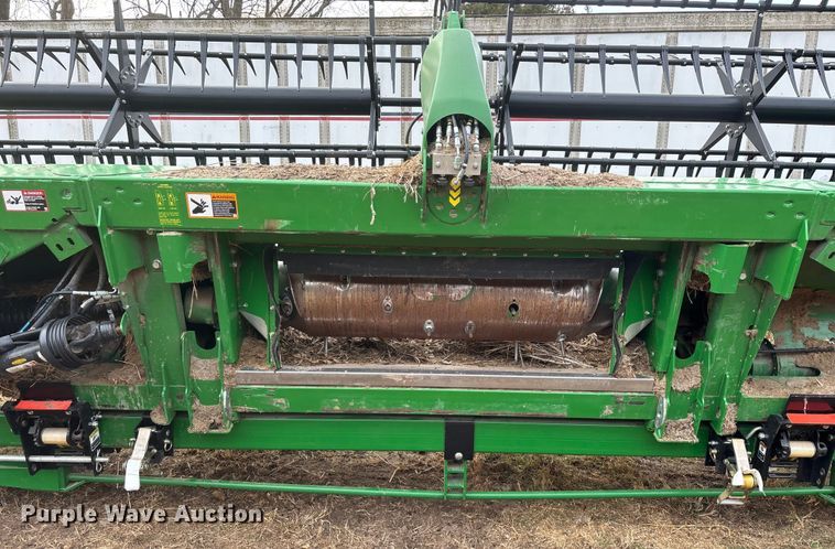 image for item YA2152 2021 John Deere RD40F Hydraflex flex draper head