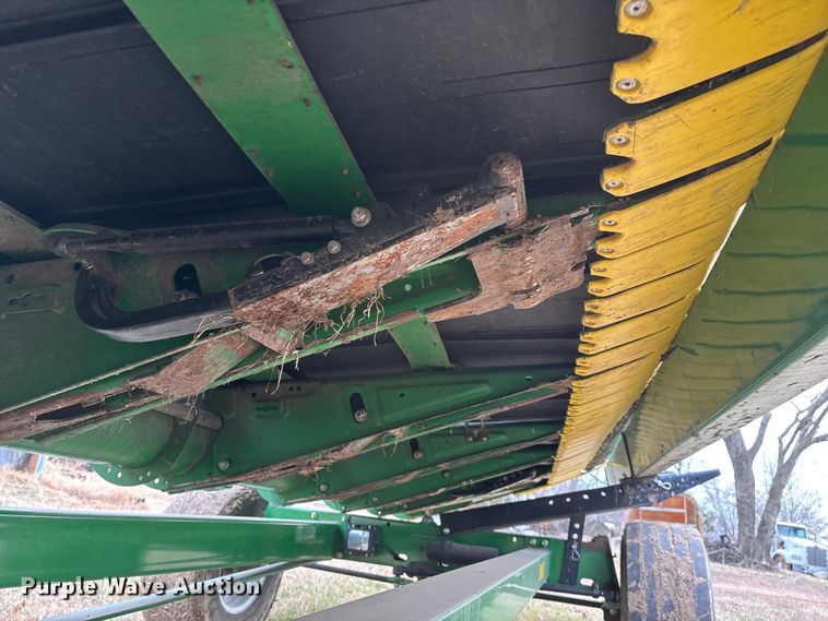 image for item YA2152 2021 John Deere RD40F Hydraflex flex draper head