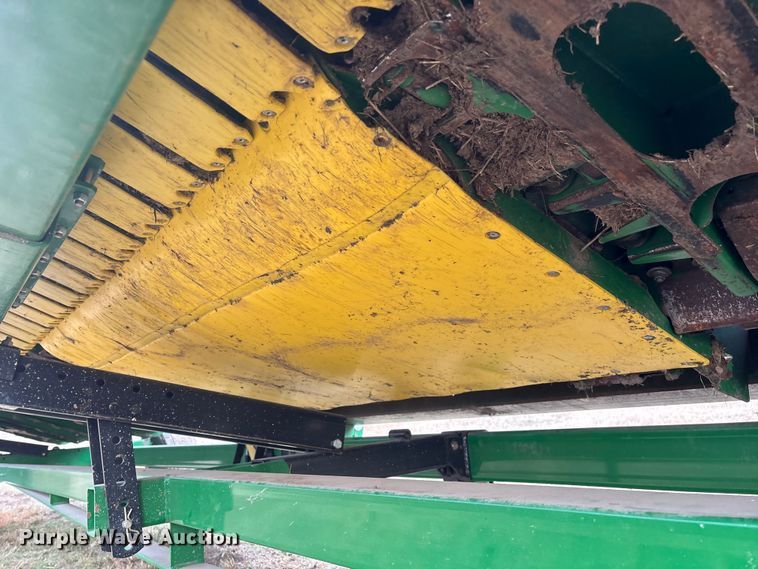 image for item YA2152 2021 John Deere RD40F Hydraflex flex draper head