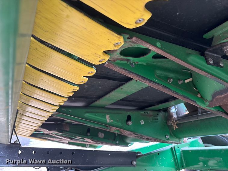 image for item YA2152 2021 John Deere RD40F Hydraflex flex draper head