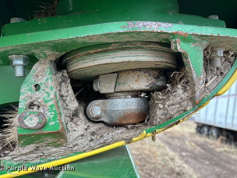 image for item YA2152 2021 John Deere RD40F Hydraflex flex draper head