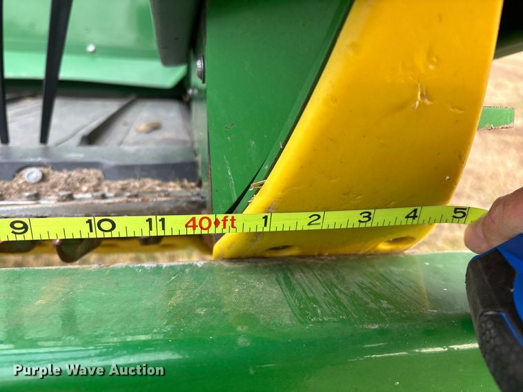 image for item YA2152 2021 John Deere RD40F Hydraflex flex draper head