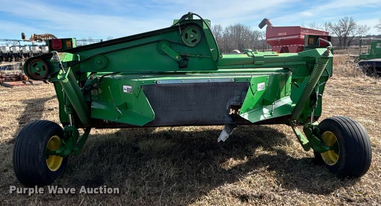 image for item YA2153 John Deere 946 swather / windrower