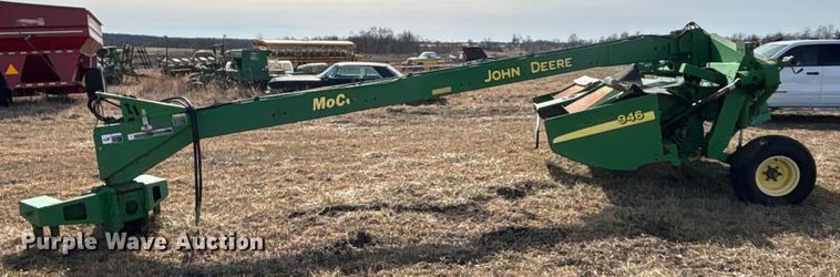 image for item YA2153 John Deere 946 swather / windrower
