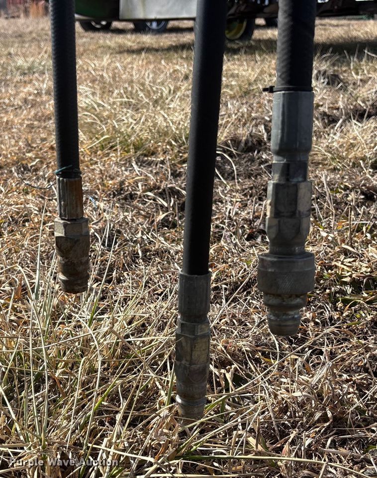 image for item YA2153 John Deere 946 swather / windrower