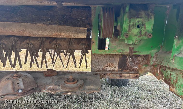 image for item YA2153 John Deere 946 swather / windrower