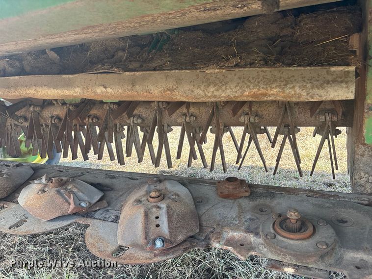 image for item YA2153 John Deere 946 swather / windrower