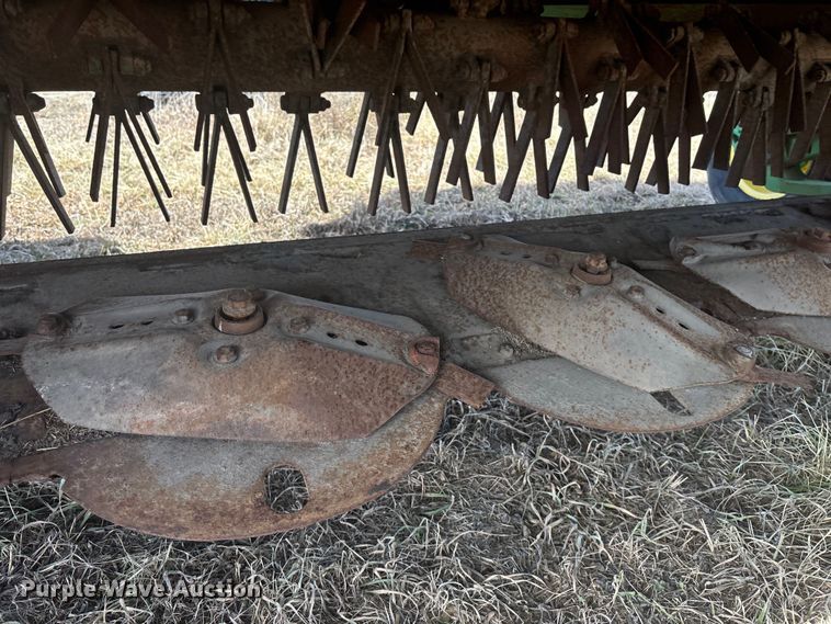 image for item YA2153 John Deere 946 swather / windrower