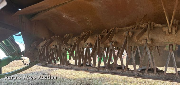 image for item YA2153 John Deere 946 swather / windrower