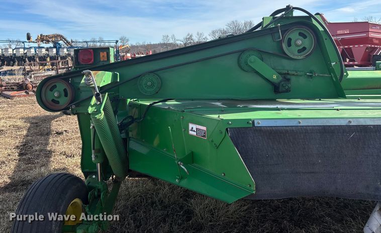 image for item YA2153 John Deere 946 swather / windrower