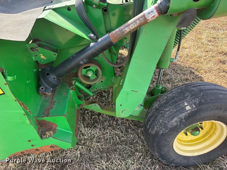 image for item YA2153 John Deere 946 swather / windrower