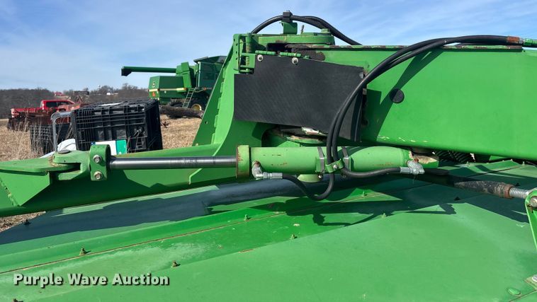 image for item YA2153 John Deere 946 swather / windrower