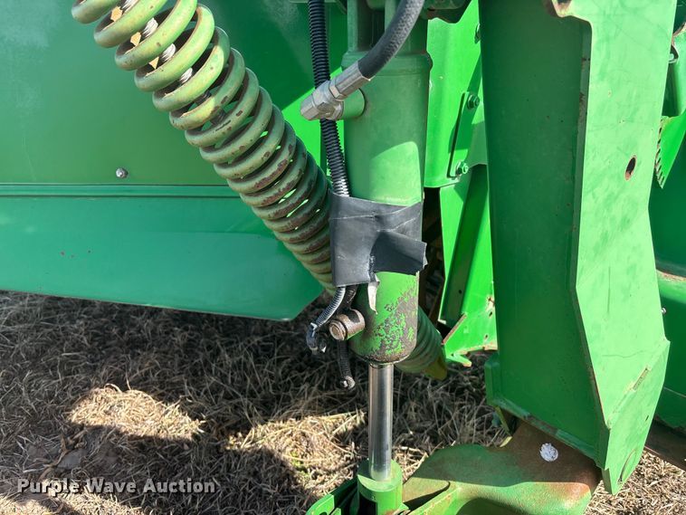 image for item YA2153 John Deere 946 swather / windrower