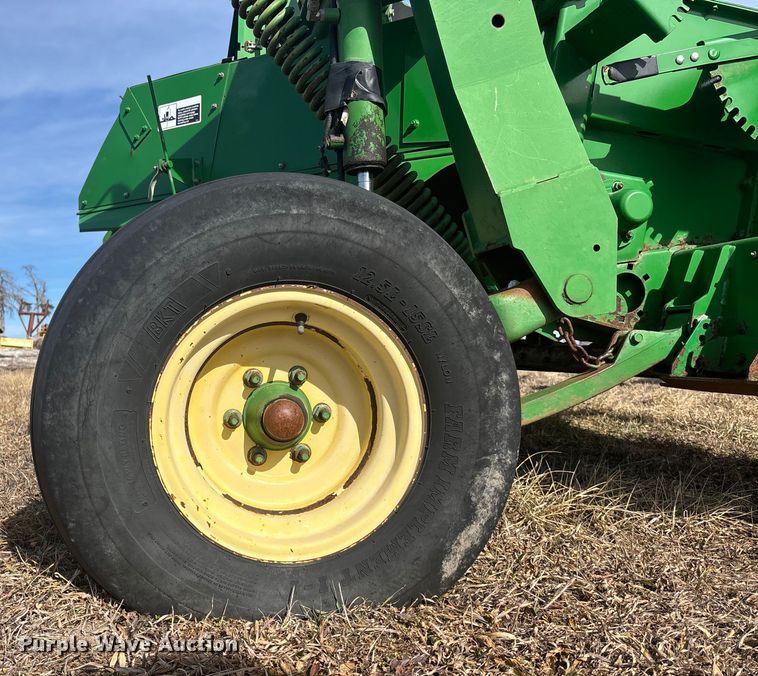 image for item YA2153 John Deere 946 swather / windrower