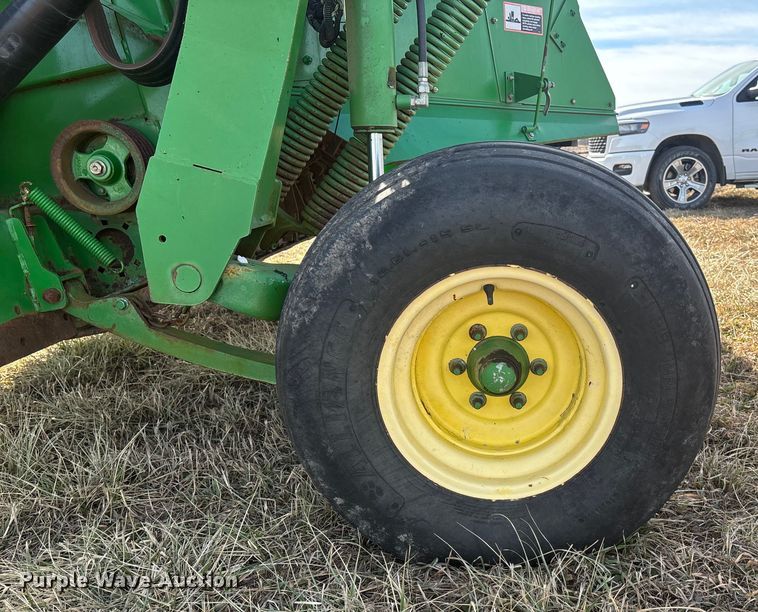 image for item YA2153 John Deere 946 swather / windrower