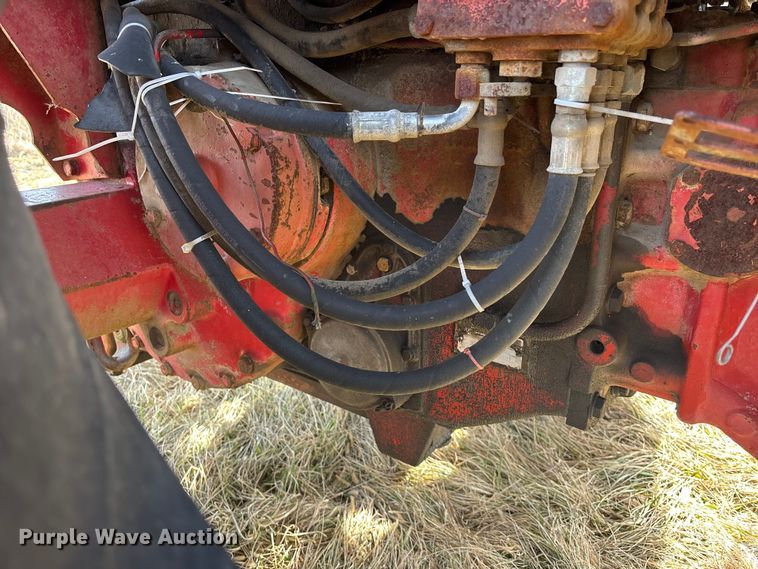 image for item YA2154 1979 International Harvester Hydro 186 tractor