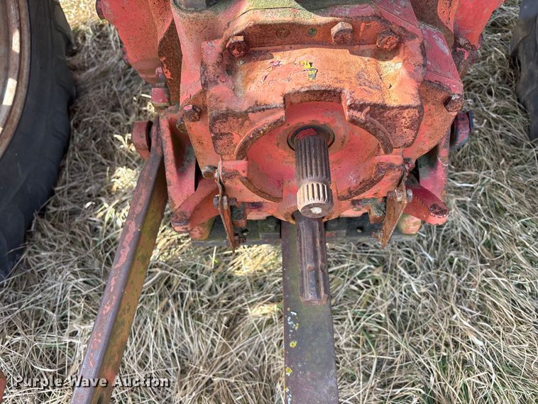 image for item YA2154 1979 International Harvester Hydro 186 tractor