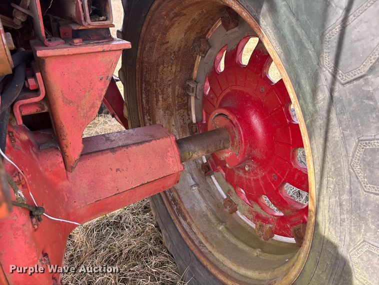 image for item YA2154 1979 International Harvester Hydro 186 tractor