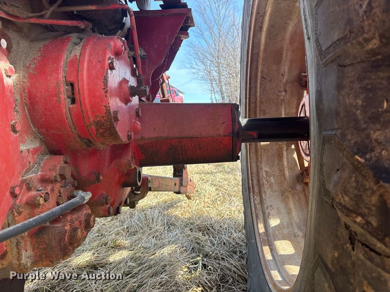 image for item YA2154 1979 International Harvester Hydro 186 tractor