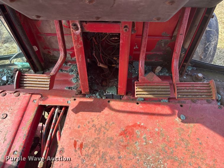 image for item YA2154 1979 International Harvester Hydro 186 tractor