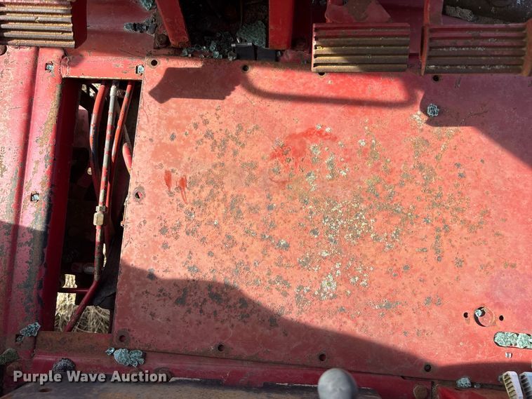 image for item YA2154 1979 International Harvester Hydro 186 tractor