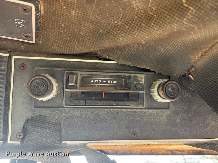 image for item YA2154 1979 International Harvester Hydro 186 tractor