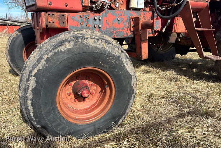 image for item YA2154 1979 International Harvester Hydro 186 tractor