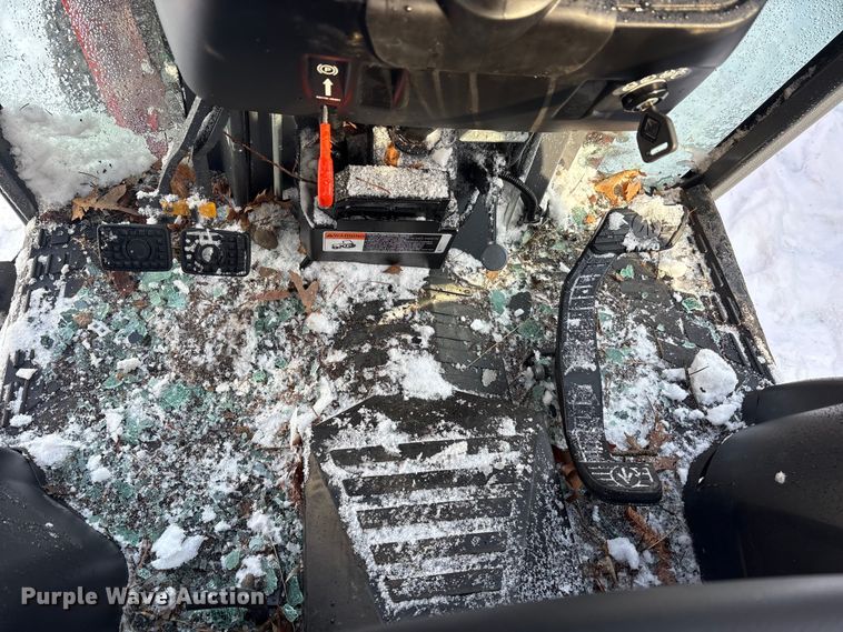 image for item YA2230 2025 Kubota LX2620HSD MFWD tractor