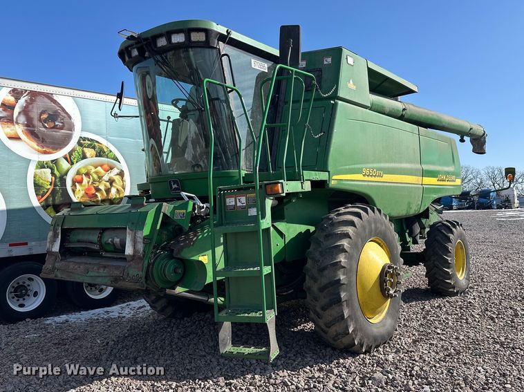 image for item YA2232 2000 John Deere 9650STS combine