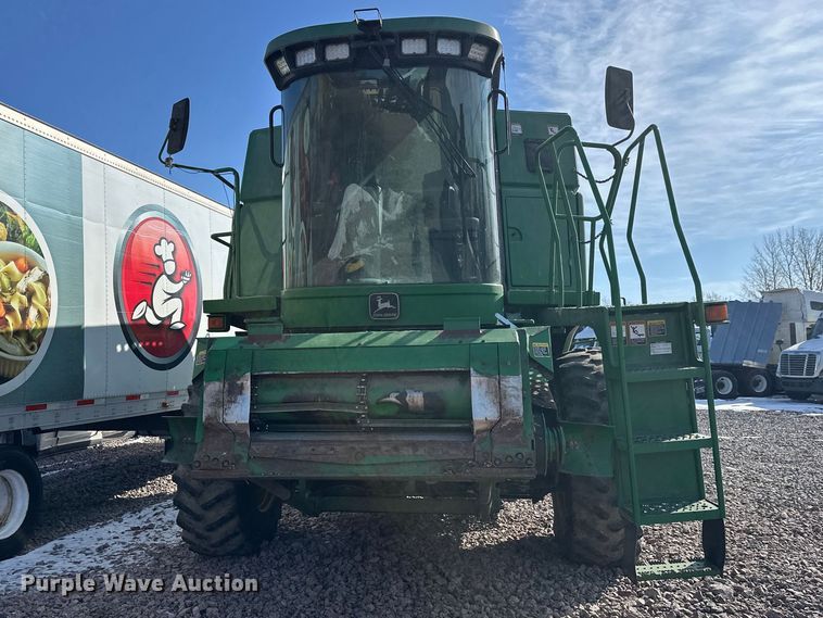 image for item YA2232 2000 John Deere 9650STS combine