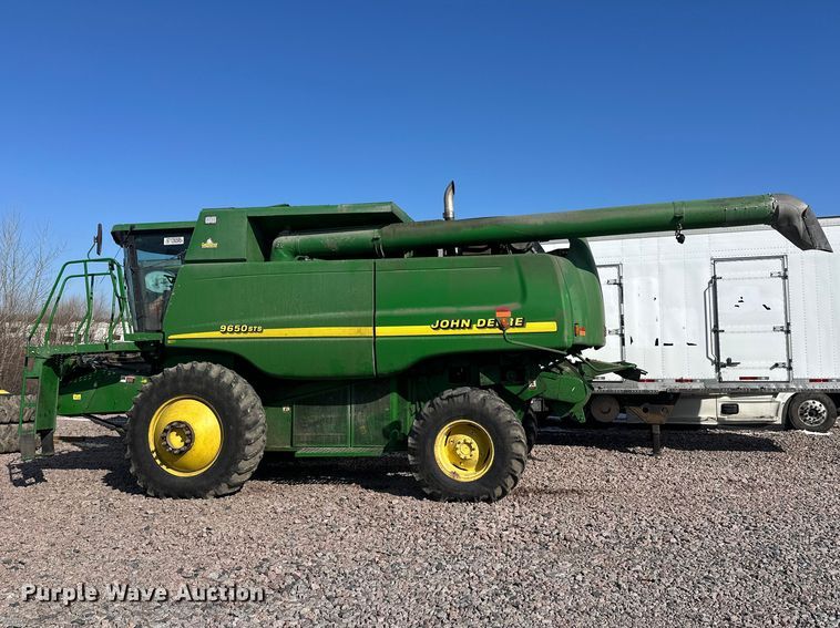 image for item YA2232 2000 John Deere 9650STS combine