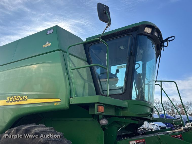 image for item YA2232 2000 John Deere 9650STS combine