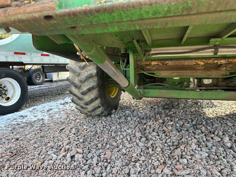 image for item YA2232 2000 John Deere 9650STS combine