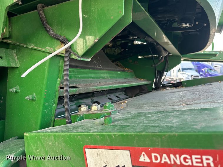 image for item YA2232 2000 John Deere 9650STS combine