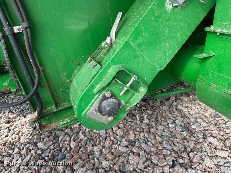 image for item YA2232 2000 John Deere 9650STS combine