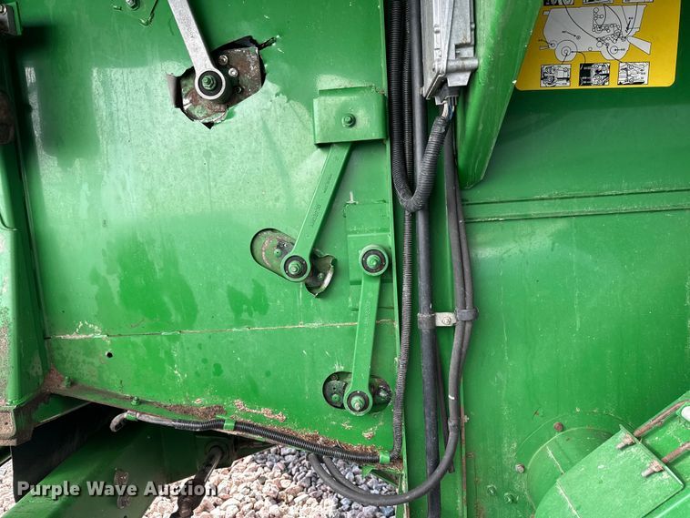 image for item YA2232 2000 John Deere 9650STS combine