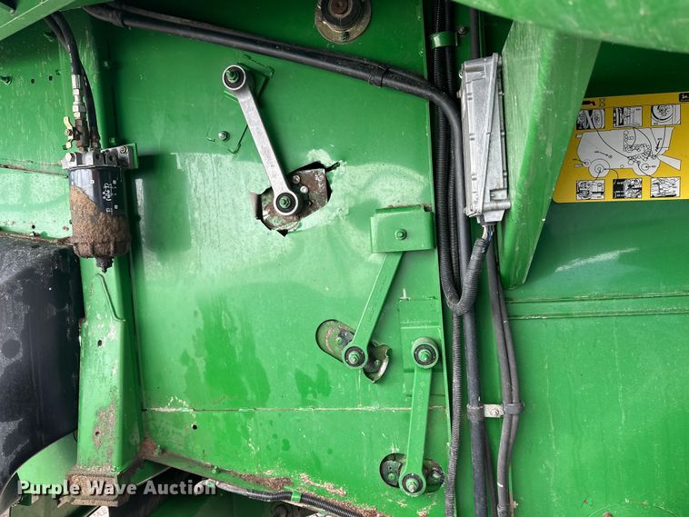 image for item YA2232 2000 John Deere 9650STS combine