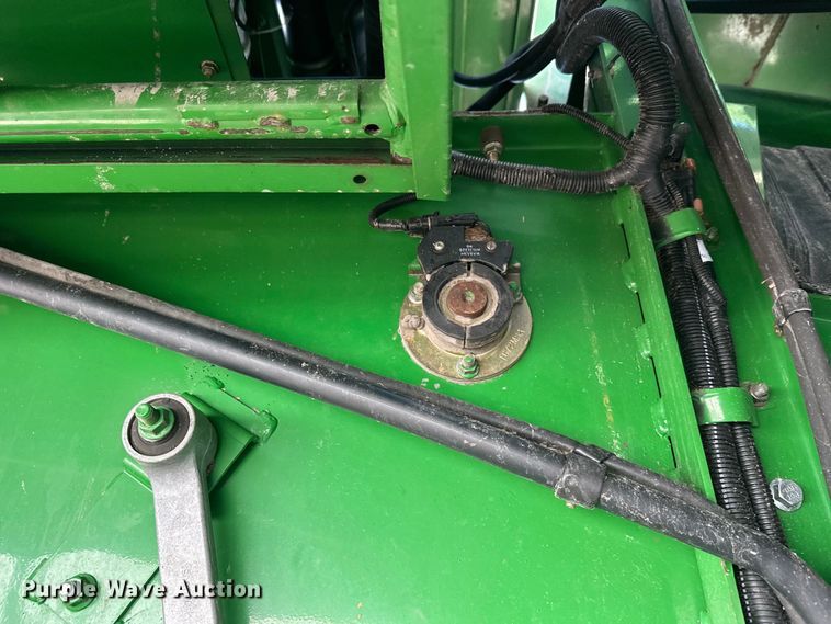 image for item YA2232 2000 John Deere 9650STS combine